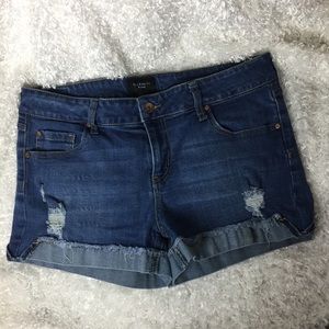 Celebrity Pink Short A052